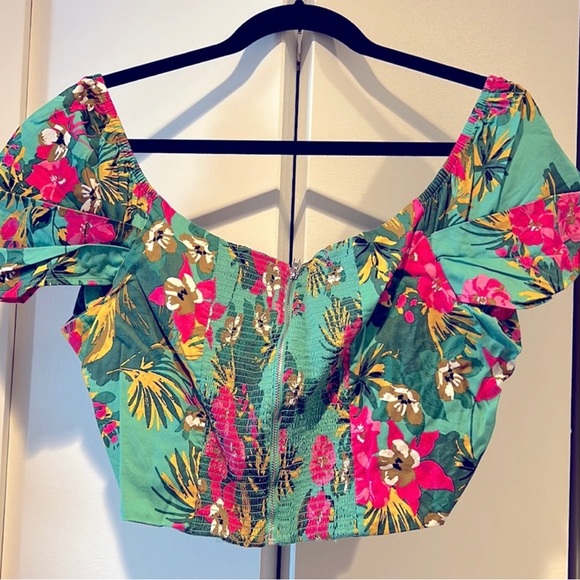 EUC Express Tropical Crop Top - Picture 2 of 4